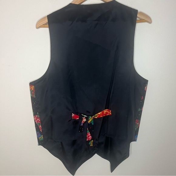 Vintage Saddle River Christmas Vest with Christmas Presents Size Medium - Picture 5 of 7